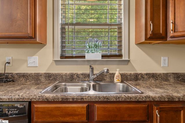 610 Chastine Drive, Spartanburg, SC 29301