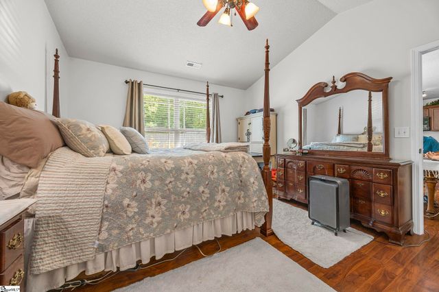 610 Chastine Drive, Spartanburg, SC 29301