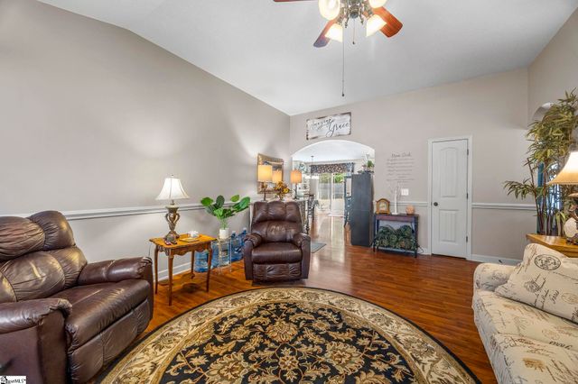 610 Chastine Drive, Spartanburg, SC 29301
