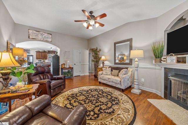 610 Chastine Drive, Spartanburg, SC 29301