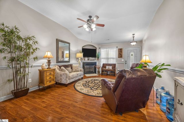 610 Chastine Drive, Spartanburg, SC 29301