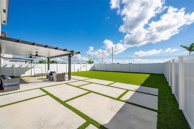 21325 SW 127th Ct, Miami, FL 33177