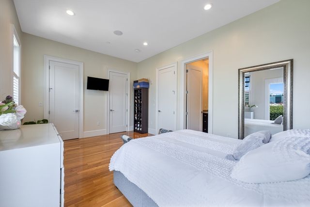 480 East Fourth Street 3, Boston, MA 02127