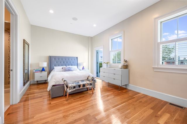 480 East Fourth Street 3, Boston, MA 02127