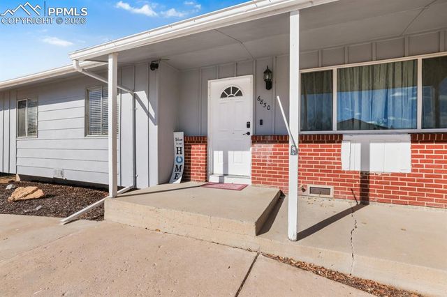 6830 Defoe Avenue, Colorado Springs, CO 80911