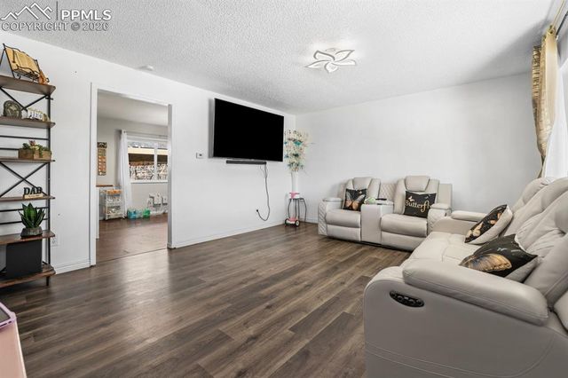 6830 Defoe Avenue, Colorado Springs, CO 80911