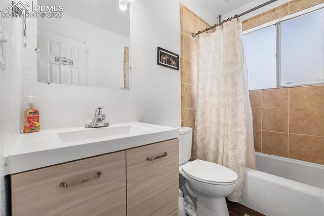 6830 Defoe Avenue, Colorado Springs, CO 80911