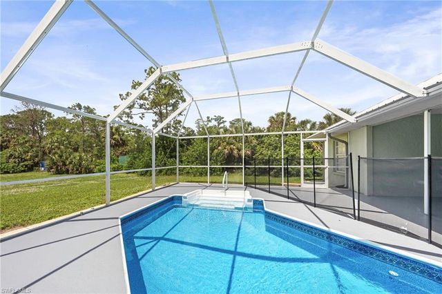 4160 5th AVE SW, Naples, FL 34119