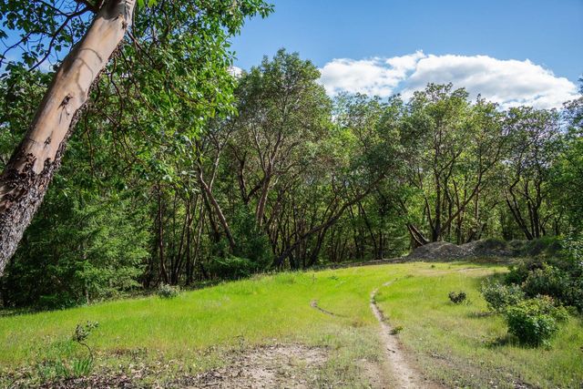 448 Adams Way, Grants Pass, OR 97526