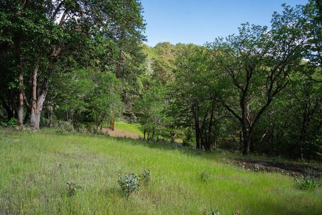 448 Adams Way, Grants Pass, OR 97526