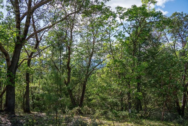 448 Adams Way, Grants Pass, OR 97526