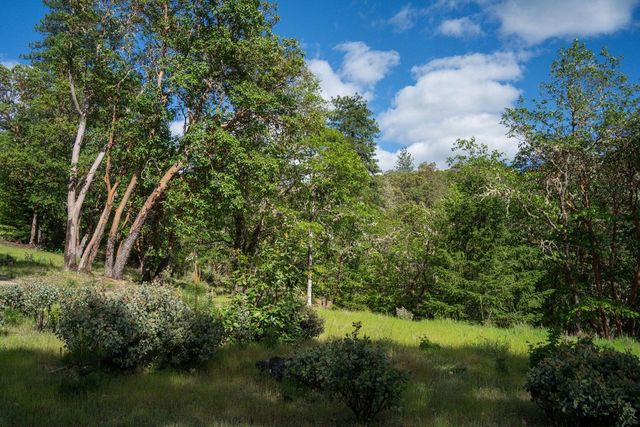 448 Adams Way, Grants Pass, OR 97526
