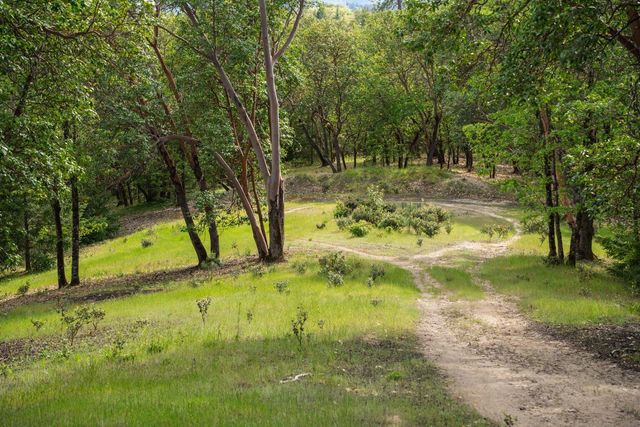 448 Adams Way, Grants Pass, OR 97526