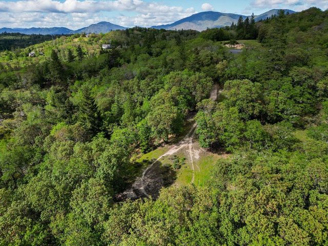 448 Adams Way, Grants Pass, OR 97526