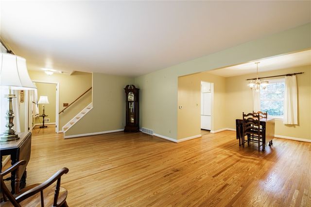 11 Colonial Drive, Penfield, NY 14526