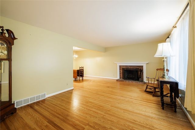 11 Colonial Drive, Penfield, NY 14526