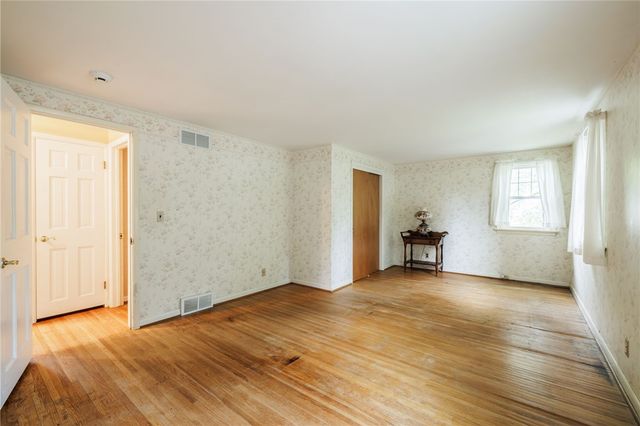 11 Colonial Drive, Penfield, NY 14526