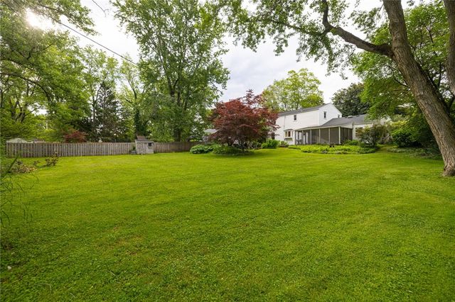 11 Colonial Drive, Penfield, NY 14526