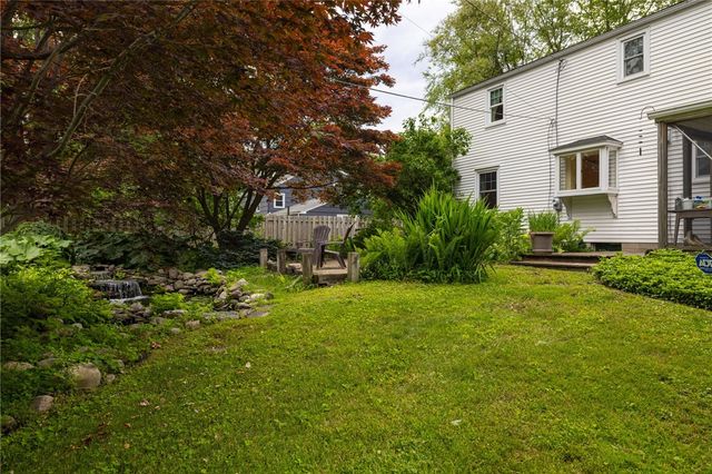 11 Colonial Drive, Penfield, NY 14526