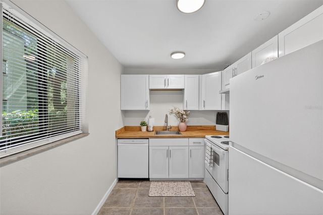 11715 RAINTREE VILLAGE BOULEVARD A, Temple Terrace, FL 33617