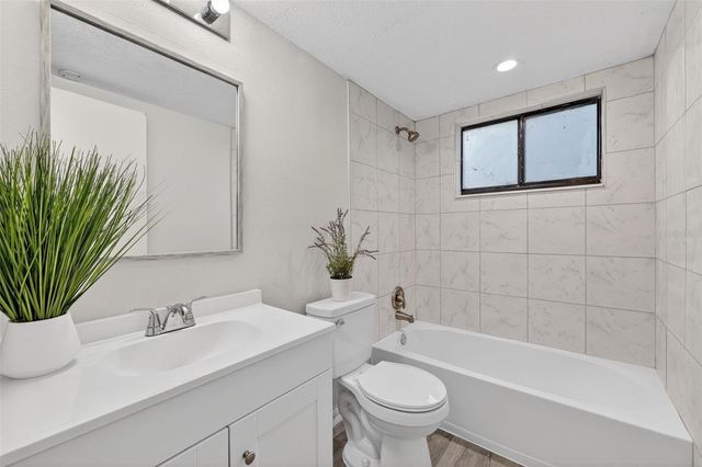 11715 RAINTREE VILLAGE BOULEVARD A, Temple Terrace, FL 33617