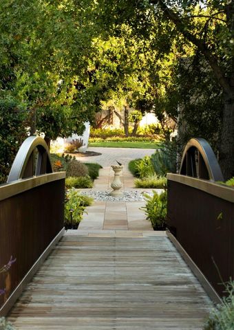 27500 La Vida Real, Los Altos Hills, CA 94022