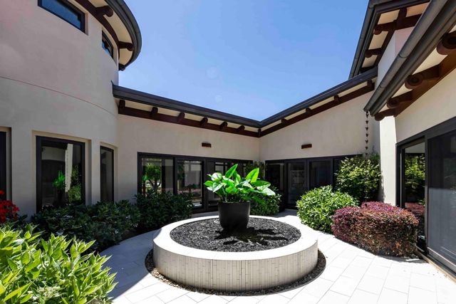27500 La Vida Real, Los Altos Hills, CA 94022