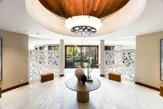 27500 La Vida Real, Los Altos Hills, CA 94022