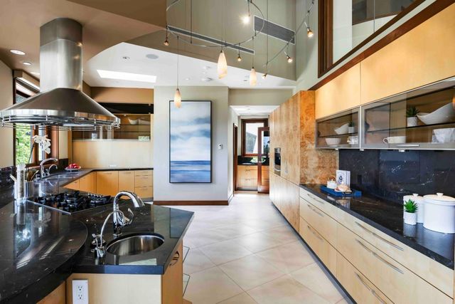 27500 La Vida Real, Los Altos Hills, CA 94022