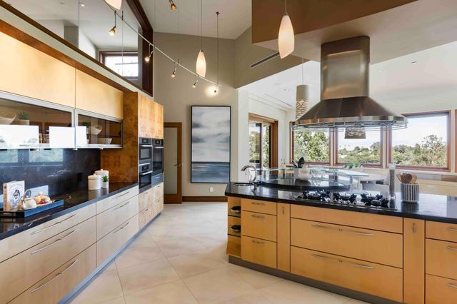 27500 La Vida Real, Los Altos Hills, CA 94022