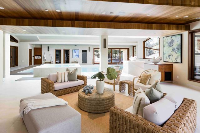 27500 La Vida Real, Los Altos Hills, CA 94022