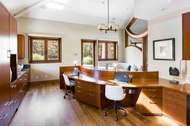 27500 La Vida Real, Los Altos Hills, CA 94022