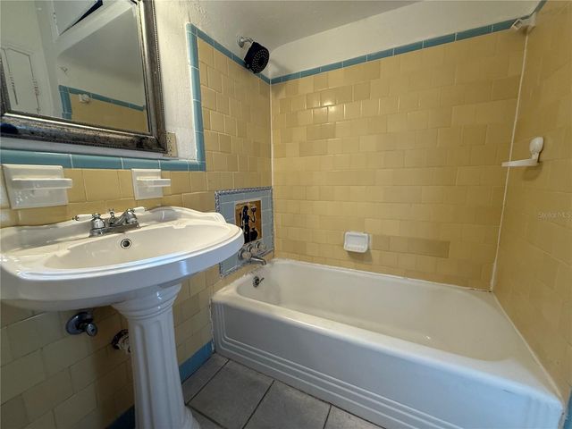 915 E WALNUT STREET, Lakeland, FL 33801