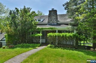 584 W Saddle River Road, Upper Saddle River, NJ 07458