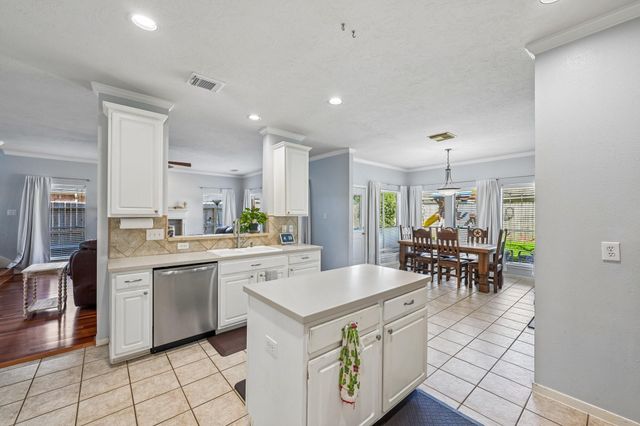 2613 Broussard Court, Seabrook, TX 77586