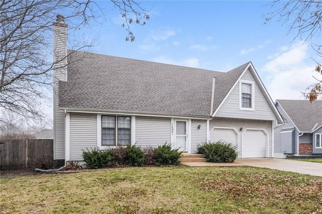 14801 S Brougham Drive, Olathe, KS 66062