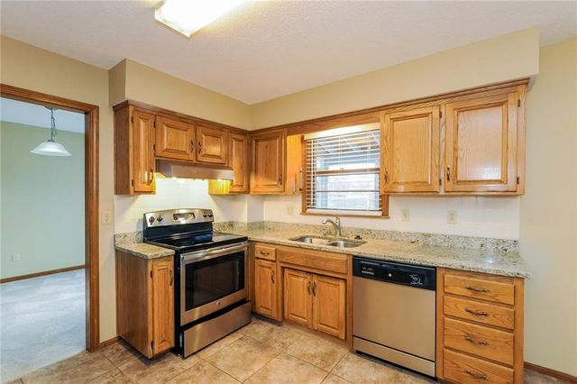 14801 S Brougham Drive, Olathe, KS 66062