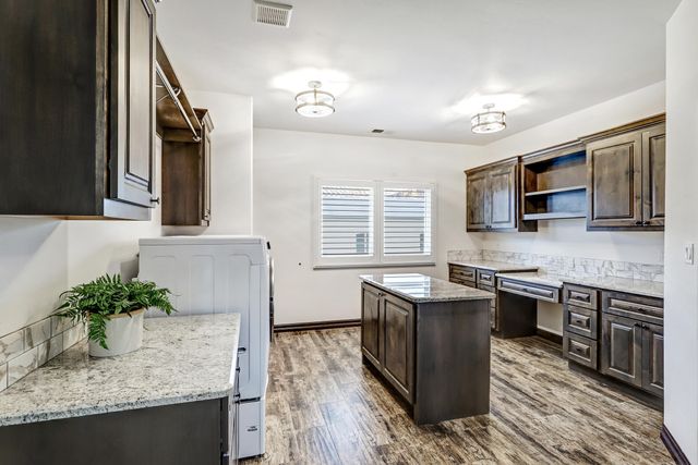 6535 Vista Del Prado Road NW, Albuquerque, NM 87120