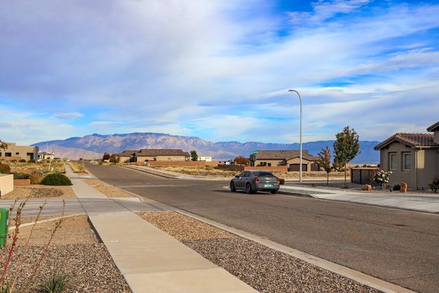 6535 Vista Del Prado Road NW, Albuquerque, NM 87120