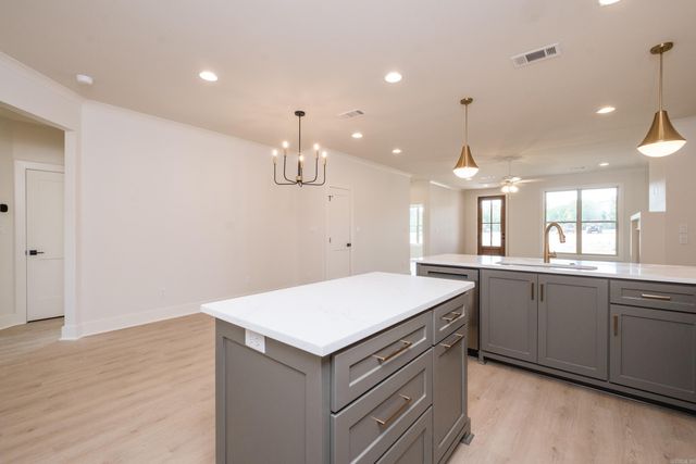 28 Driftwood Lane, Little Rock, AR 72223