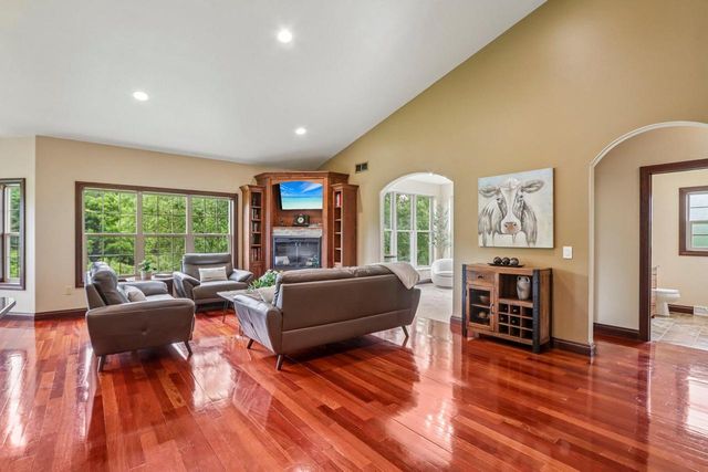 N6819 Canter COURT, Lake Mills, WI 53551