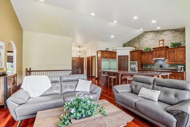 N6819 Canter COURT, Lake Mills, WI 53551