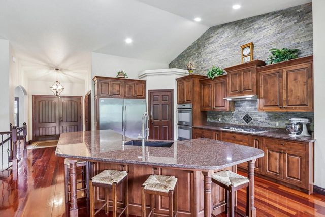 N6819 Canter COURT, Lake Mills, WI 53551