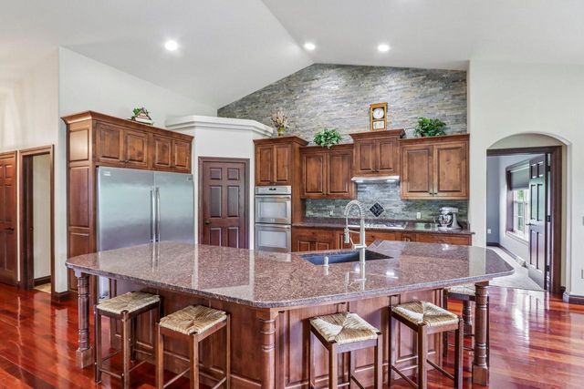 N6819 Canter COURT, Lake Mills, WI 53551