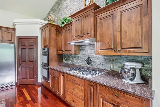 N6819 Canter COURT, Lake Mills, WI 53551