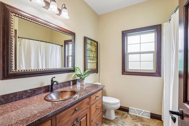 N6819 Canter COURT, Lake Mills, WI 53551
