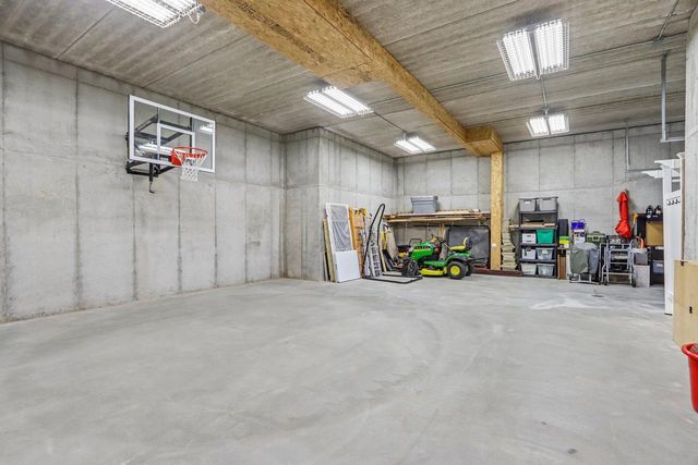 N6819 Canter COURT, Lake Mills, WI 53551