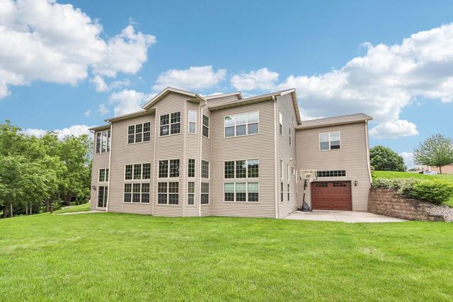 N6819 Canter COURT, Lake Mills, WI 53551