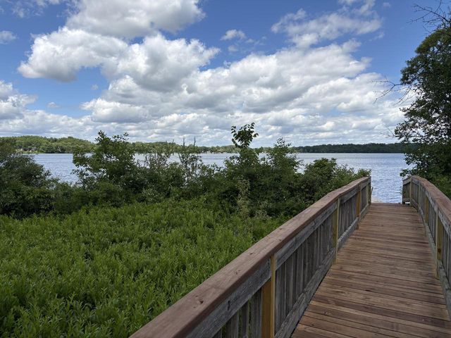 N6819 Canter COURT, Lake Mills, WI 53551
