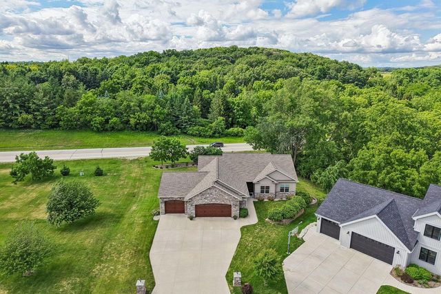 N6819 Canter COURT, Lake Mills, WI 53551